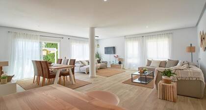 Sunny Villa Retreat in Alicante