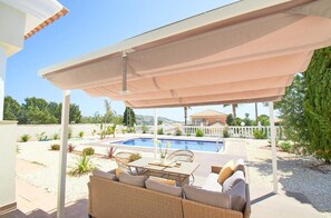 Terrace/patio - Sunny Villa Retreat in Alicante (Busot)