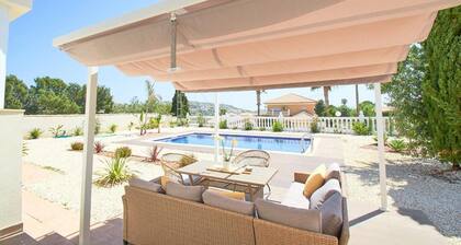 Sunny Villa Retreat in Alicante