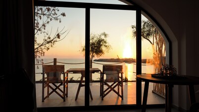 Sirena Bay Beach House And Luxury Suites