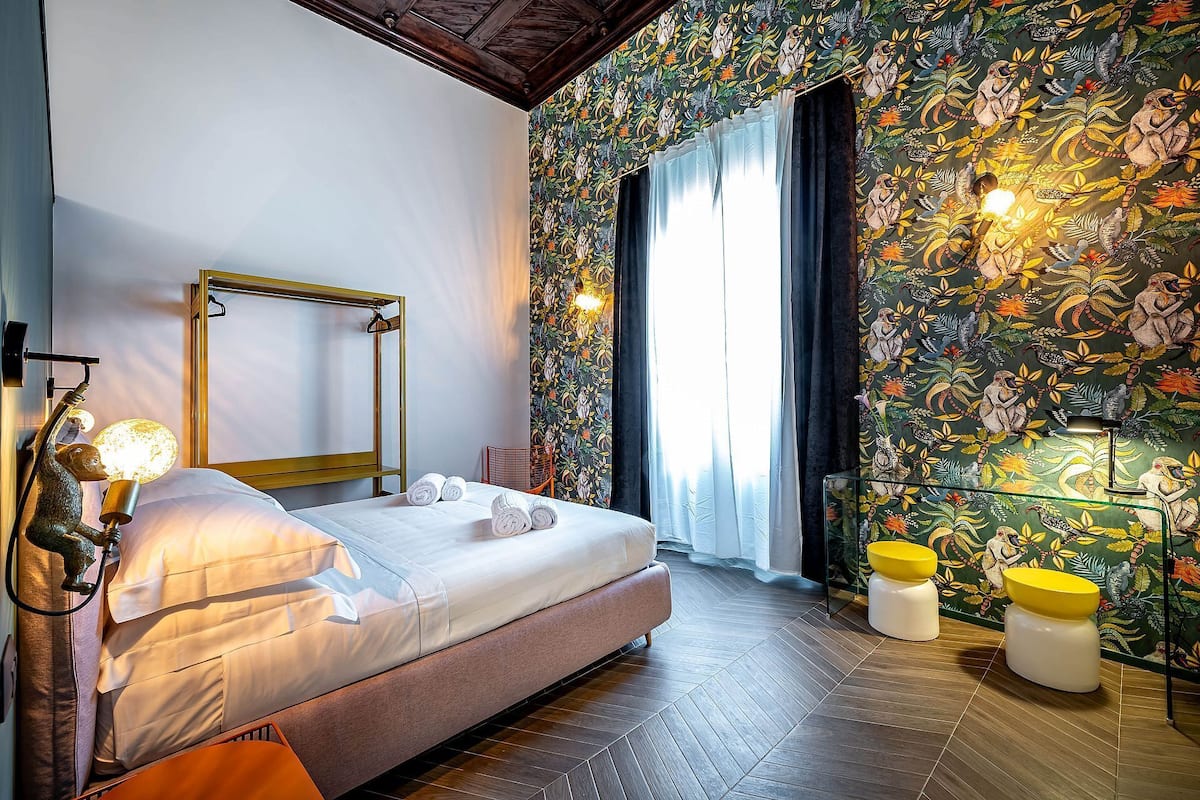 Klassieke tweepersoonskamer | Luxe beddengoed, donsdekens, bedden met traagschuimmatrassen