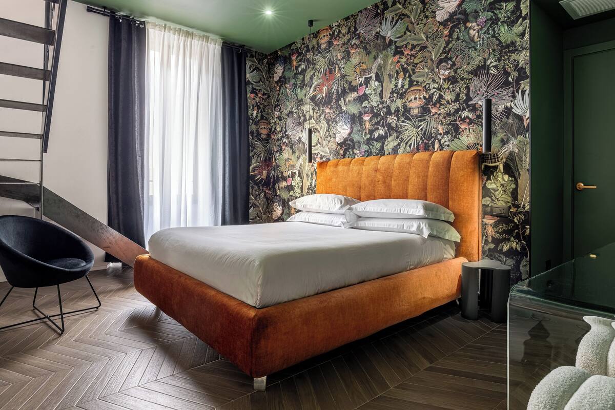 Luxe vierpersoonskamer | Luxe beddengoed, donsdekens, bedden met traagschuimmatrassen