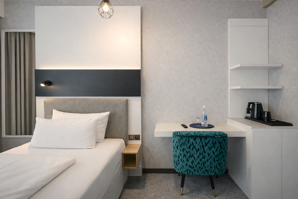 Superior-Einzelzimmer | Zimmersafe, Schreibtisch, Verdunkelungsvorhänge, kostenloses WLAN