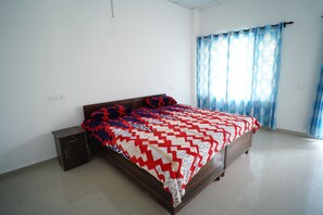 Executive Room, City View | Premium bedding, desk, soundproofing, bed sheets - Aerie Eco Resort (Kharar)