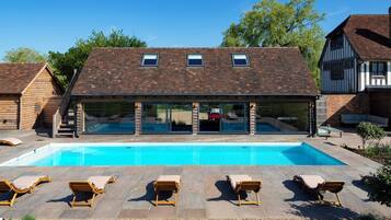 Piscine extérieure, piscine chauffée