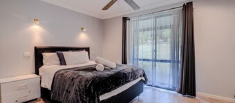 3BD Exclusive Manor Retreat Farm