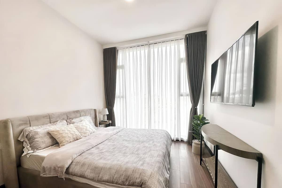 Superior Apartment, 3 Bedrooms, Kitchen, City View | 3 bedrooms, minibar, soundproofing, free WiFi