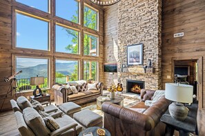 Smart TV, fireplace, DVD player, video library - Luxury 5 Bedroom with Long Range View, Hot Tub, Outdoor Entertaining, Fire Pit (Sevierville)