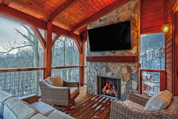 Interior - The Cub House at Eagles Nest | views, hot tub, pool table (Banner Elk)