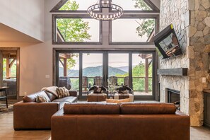 TV connectée, cheminée