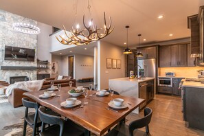 Dining - The Cub House at Eagles Nest | views, hot tub, pool table (Banner Elk)