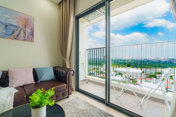 Appartement supérieur, 3 chambres, cuisine, vue sur la ville | Vue de la chambre