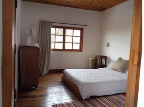 1 chambre, bureau, fer et planche à repasser, Wi-Fi