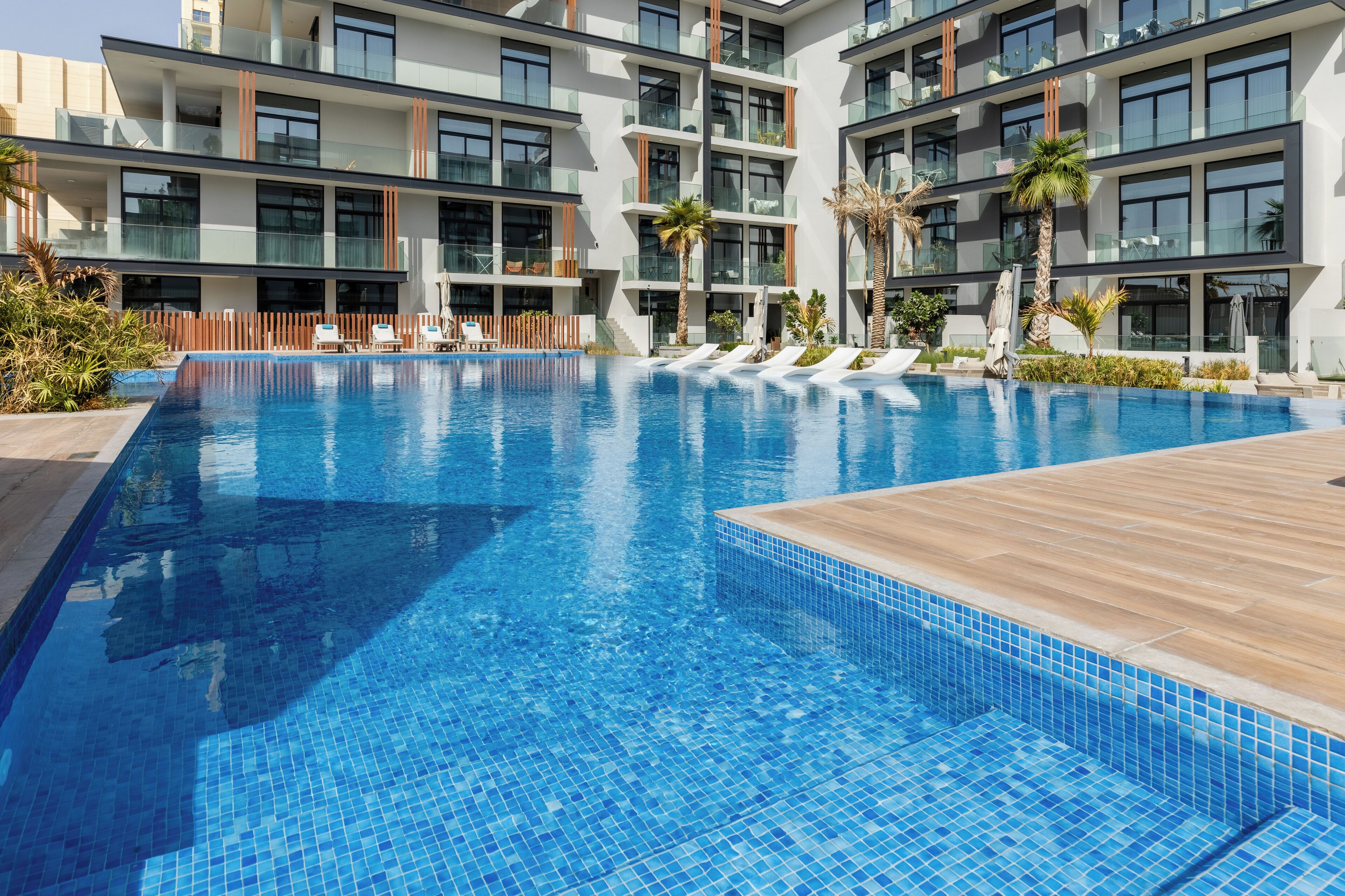 Hồ bơi ngoài trời 