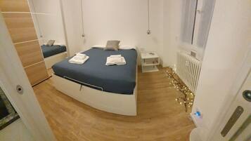 1 camera, ferro/asse da stiro, Wi-Fi, lenzuola