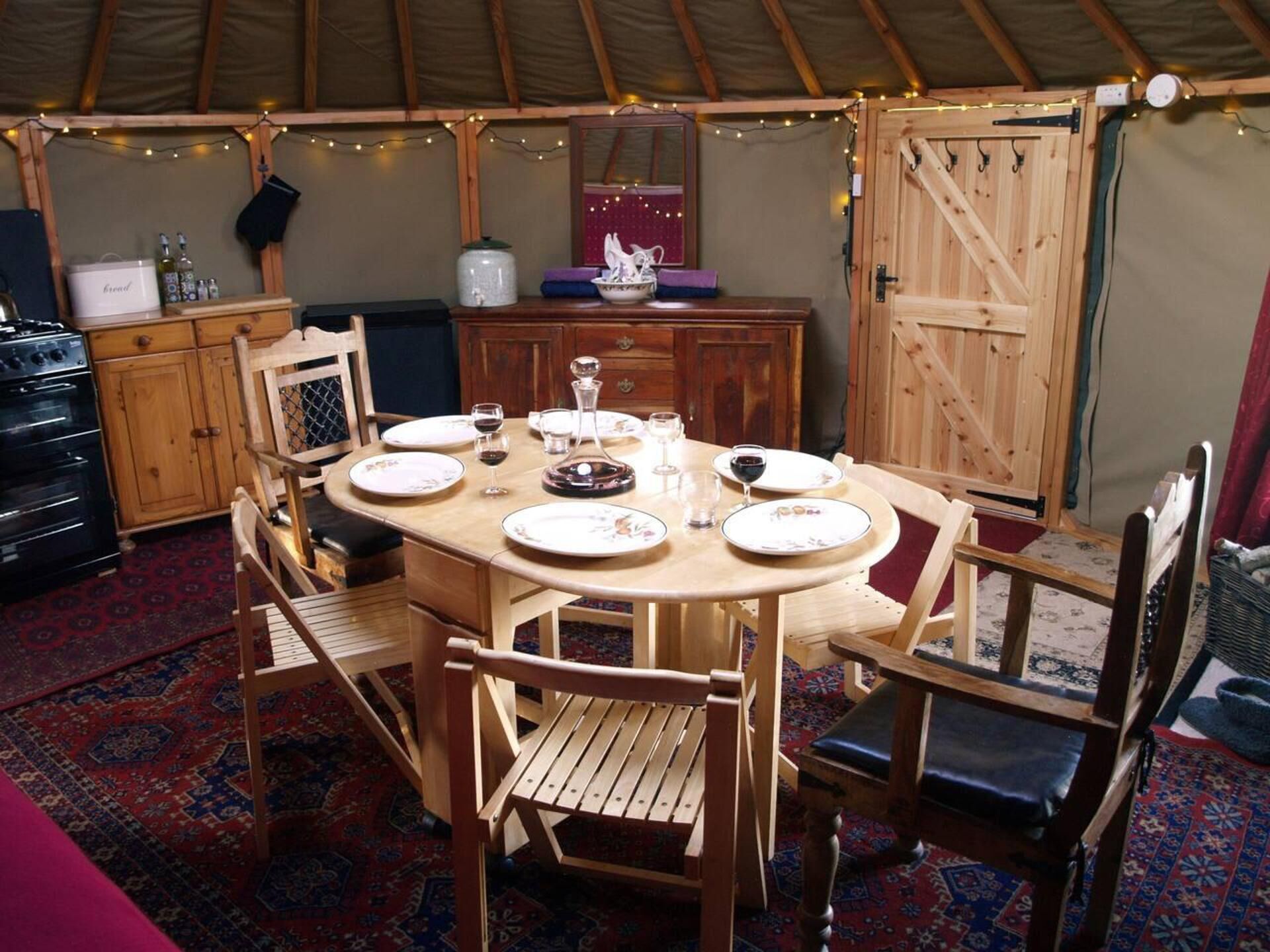 Cabin | Dining