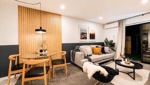 TV - City Nook | 2BR with Courtyard | CBD + Stadium (Christchurch)