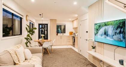 Addington City Base | 2BR | Free Parking