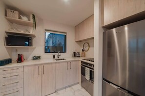 Fridge, microwave, oven, stovetop