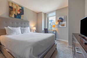 2 bedrooms, desk, iron/ironing board, WiFi