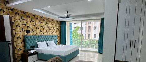 Super Deluxe Room With City View | Soundproofing, free WiFi, bed sheets