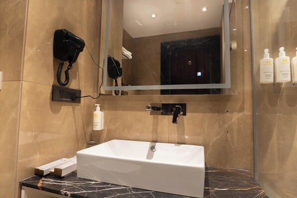 Bathroom - Hanric by Eight Continents Ikshana Luxe (Nainital)