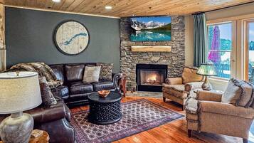 Smart TV, fireplace, table tennis