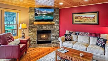 Smart TV, fireplace, table tennis