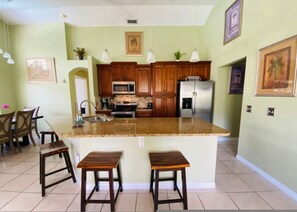 Room - Charming Family Villa in Southern Dunes Golf Country Club (Haines City)
