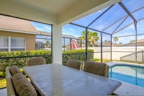 4 bedrooms - Palm Breeze Villa 4-bedroom 2-storey Home With Private Pool (Haines City)
