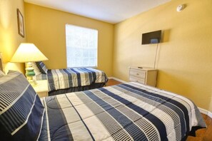 Room - Clifford s Pinewood Estates Vacation Home (Davenport)
