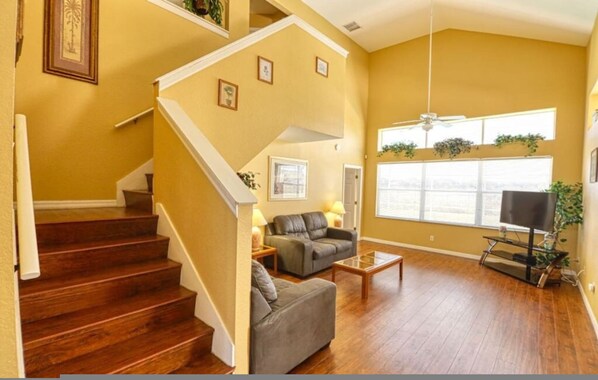 Room - Clifford s Pinewood Estates Vacation Home (Davenport)
