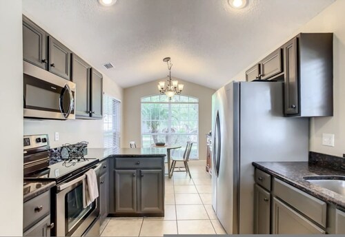 Tee Tea House Stylish 4-bedroom Home With Private Lanai Near Disney Golf