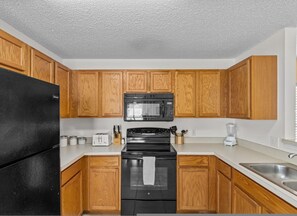 Room - Lakefront 4-bedroom Villa With Private Pool Game Room Between Disney Legoland (Haines City)