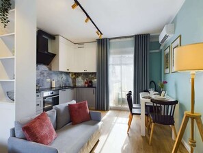 TV - Starowiślna 37 | Cosy Studio in Kazimierz | A/C (Kraków)