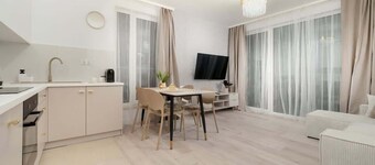 Comfortable Apartment for 6 Persons | Smart TV | Close to Attractions