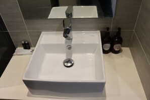 Hair dryer, towels, soap, shampoo - TRION Luxy Service Suite at KLCC (Kuala Lumpur)