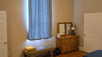 2 slaapkamers, een strijkplank/strijkijzer, wifi, beddengoed