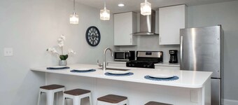 Jennifer's Penthouse 2 Floors - Amazing City View!