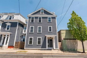 Exterior - Jennifer's Penthouse 2 Floors - Amazing City View! (Providence)