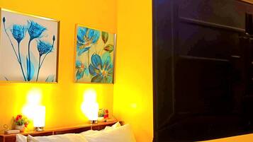 1 室のベッドルーム、セーフティボックス (室内)、デスク、アイロン / アイロン台