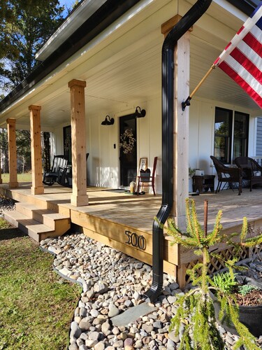 Charming 3-bedroom farmhouse on 20 acres located in rustic Corbin City. 