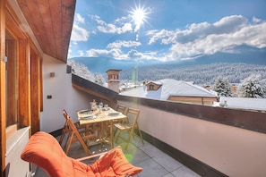 Khu ẩm thực ngoài trời