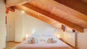 Family Apartment, 2 Bedrooms, 2 Bathrooms (Sunny Penthouse with Mountain View) | 2 bedrooms - Sunny Penthouse With Mountain View (Oulx)