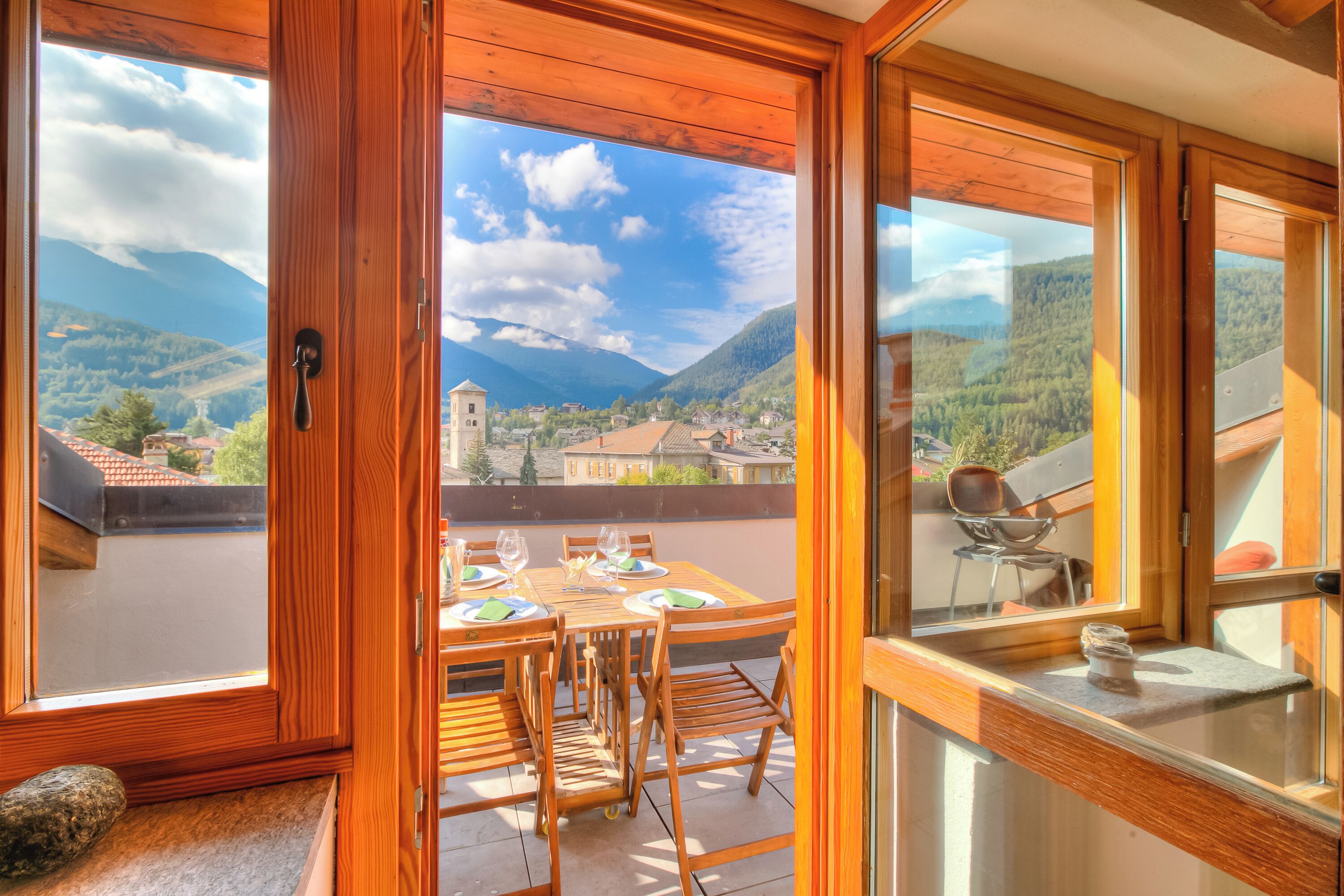 Family Apartment, Multiple Bedrooms, 2 Bathrooms (Sunny Penthouse) | Mountain view