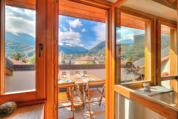 Family Apartment, Multiple Bedrooms, 2 Bathrooms (Sunny Penthouse) | Mountain view