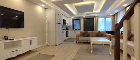 Villa, Lake View | Living area