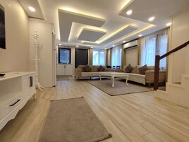 Villa, Göl Manzaralı | Kaliteli yatak takımı, ses yalıtımı, ücretsiz kablosuz İnternet 