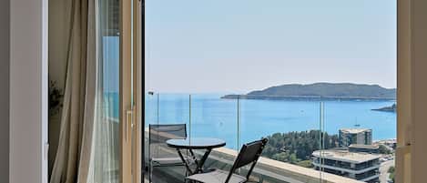 高级公寓 | 客房内保险箱、遮光窗帘、隔音、熨斗/熨板