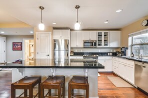 Apartment (2 Bedrooms) | Interior - Ski-in/ski-out + Pool Access: Granby Ranch Gem (Granby)